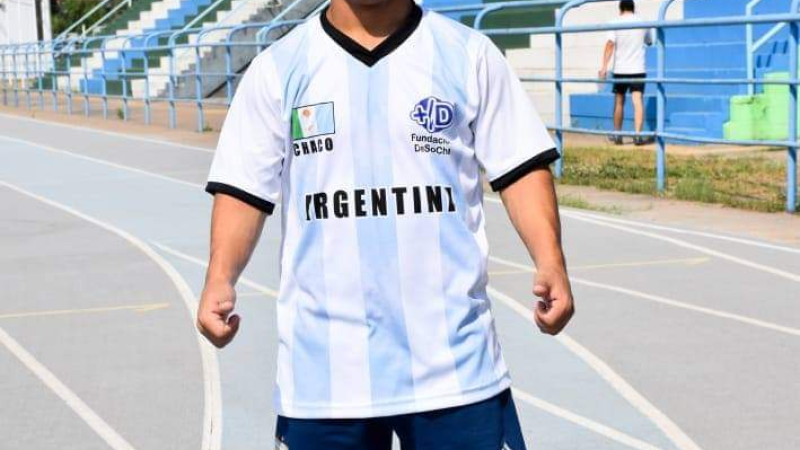 Tres chaqueños convocados a las selecciones nacionales de vóley sentado y fútbol talla baja