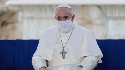 El papa Francisco no participó del tradicional lavado de pies