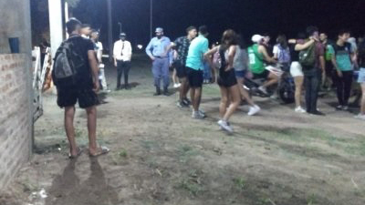 Multitudinarios encuentros en otra noche sin compromiso social