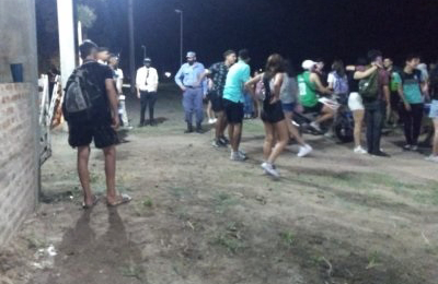 Multitudinarios encuentros en otra noche sin compromiso social