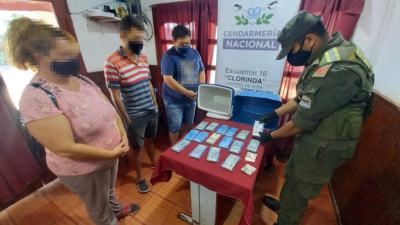 Circulaba con más de U$S 100 mil ocultos dentro de una conservadora