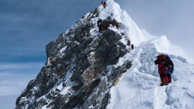 La cima del mundo se tambalea: el coronavirus llegó al Everest