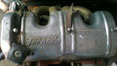 El rarísimo motor Tornado de 4 cilindros.