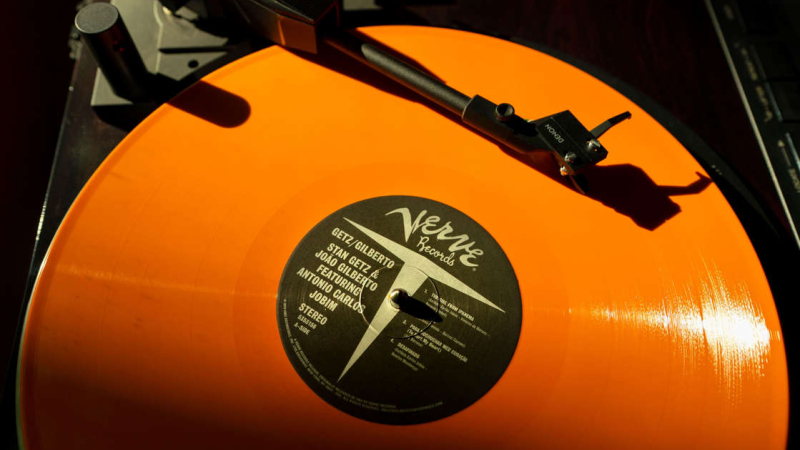 Ventas de discos de vinilo se disparan durante pandemia