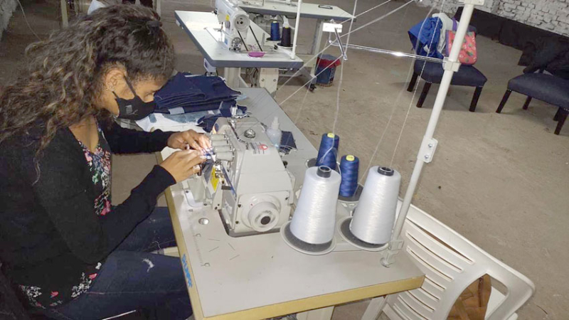 Colonias Unidas y La Verde apuestan a la confección textil