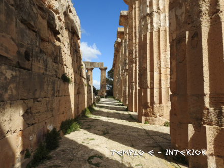 TEMPLO E - INTERIOR 2.jpg