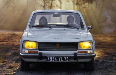 ¿Porque los autos tenían luces amarillas?