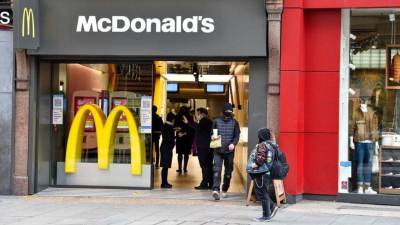 McDonald’s cierra comedores por avance de variante Delta