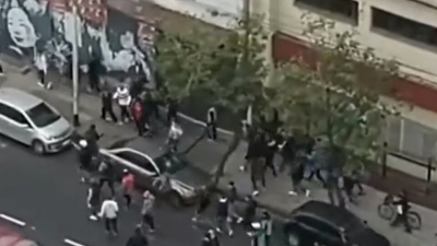 Dos facciones de la barra de Independiente se enfrentaron a los tiros y en plena calle