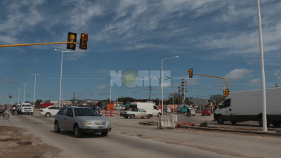 Rotonda de autovía 11 y avenida Alvear: tras su habilitación, piden respetar semáforos y carteles