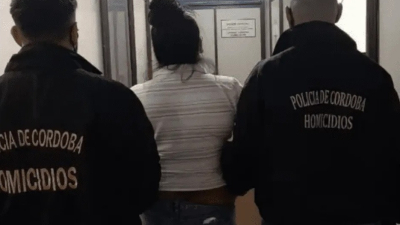 Celosa por un comentario en Facebook apuñaló a tercera en discordia