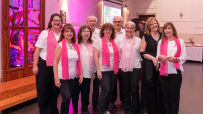 Scholem Aleijem Corrientes se iluminó de brillante rosa