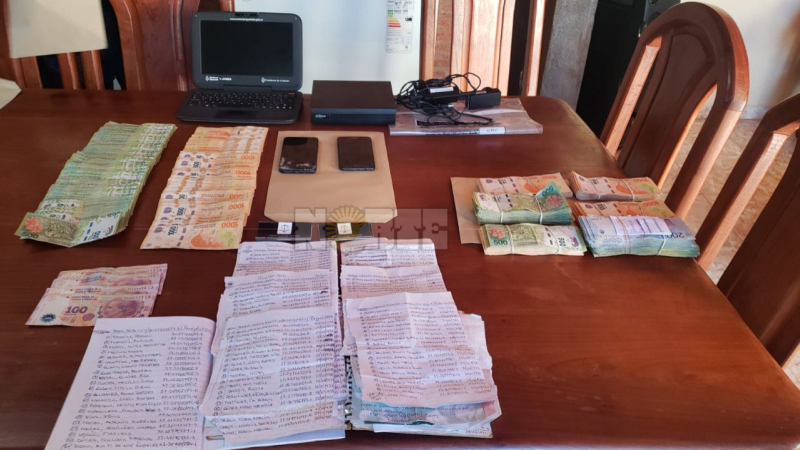 Cobro de asignaciones falsas: dos detenidos y 900 mil pesos incautados