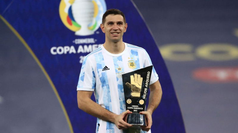 Dibu Martínez quedó sexto en el Trofeo Yashin