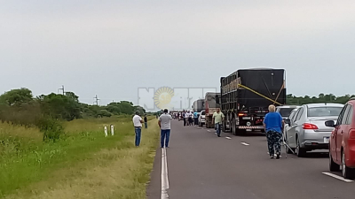 Ruta 16: serias demoras por choque de dos camiones cerca de Plaza