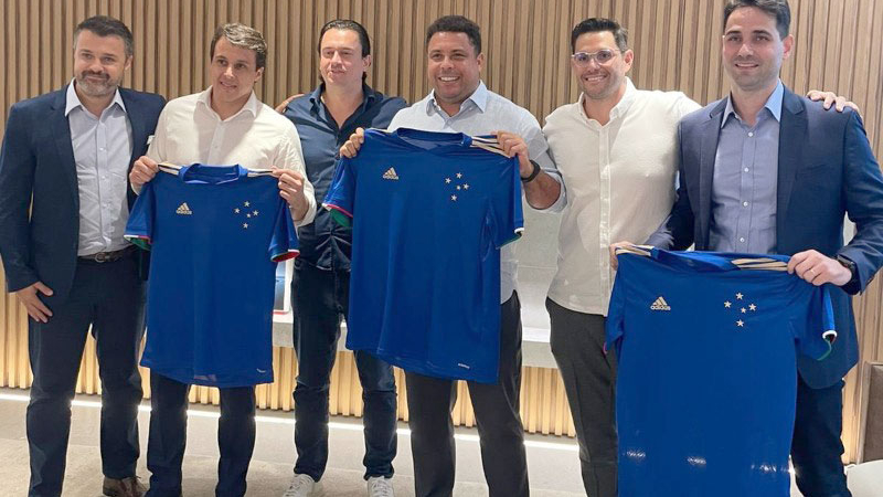 Ronaldo compró el club Cruzeiro con la promesa de retornarle su gloria