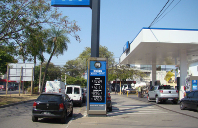 Llenar el tanque cuesta más del doble que hace tres años