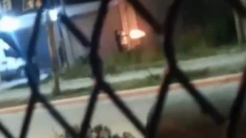 Le cascotearon el supermercado y se defendió a los itakazos
