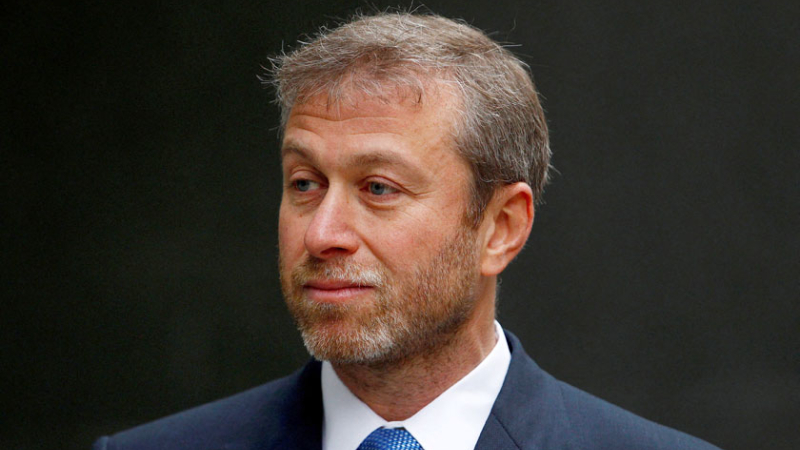 La Premier League inhabilitó a Abramovich como director del Chelsea