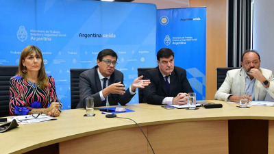 El nuevo salario mínimo aumentará 45 % en cuatro tramos, con revisión