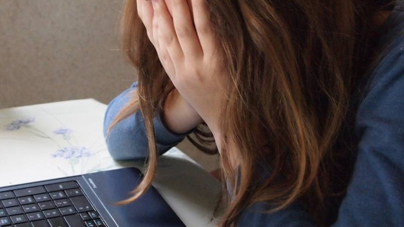 Bronca e impotencia de una joven estudiante a la que le robaron la notebook que necesita para su carrera