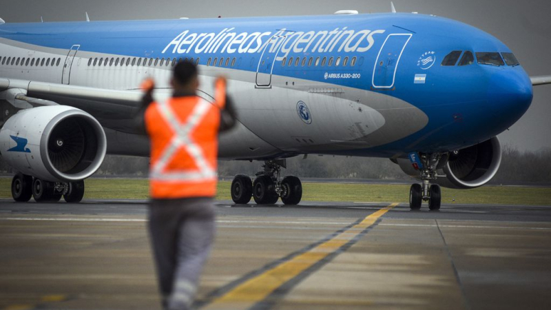 Aerolíneas Argentinas transportará en Semana Santa más de 300.000 pasajeros