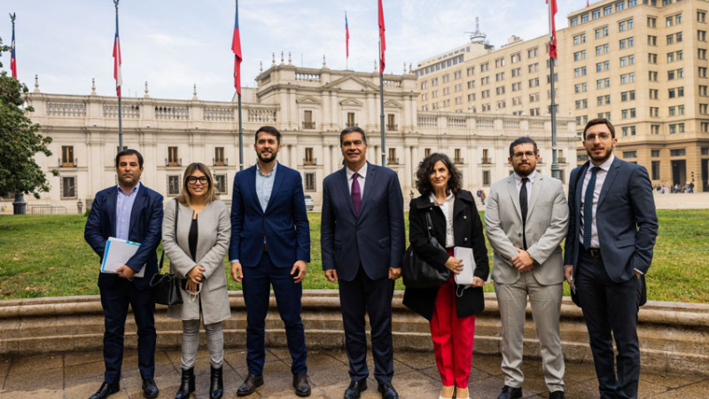 Intensa agenda de Capitanich durante su visita a Chile