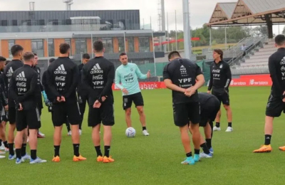 Scaloni mete mano en el equipo para enfrentar a Estonia