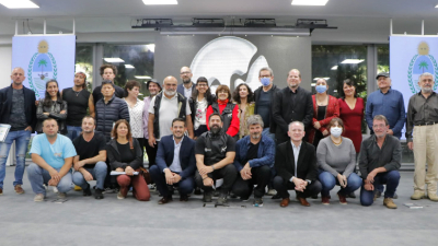 El gobierno agasajó y nombró huéspedes de honor a los diez escultores y escultoras