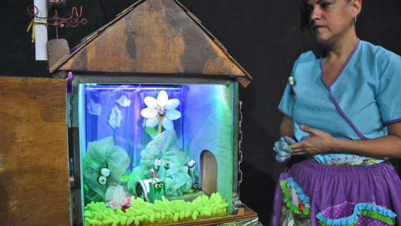 Los títeres y el teatro en miniatura se disfrutan en La Máscara