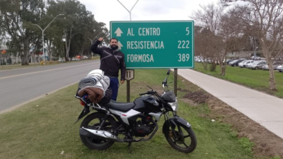 La increíble historia del platense que viajó en moto hasta el Chaco para alentar a Gimnasia