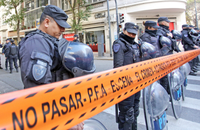 Sobre muertos y degollados