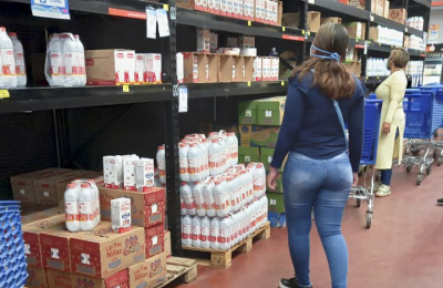 Las compras en mayoristas aumentan ante la inflación que no cesa