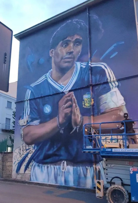 mural-maradona-pompeya.jpg