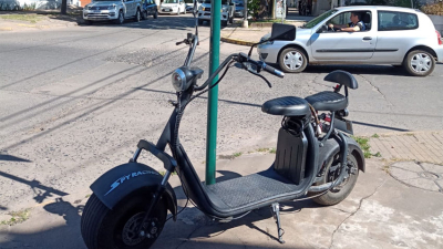 Monopatines y motos eléctricas ya piden espacio en la capital