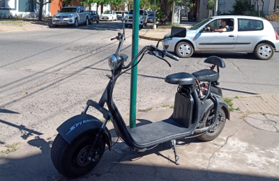Monopatines y motos eléctricas ya piden espacio en la capital