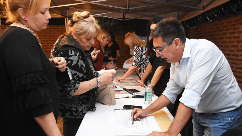 El intendente Martínez y los vecinos definen las prioridades de la ciudad