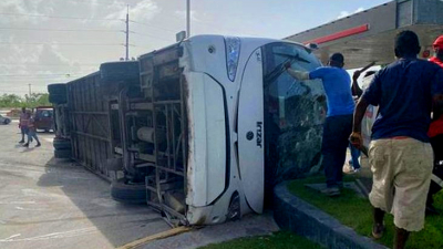 Murió otro argentino por el micro que se accidentó en Punta Cana