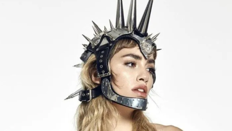 Lali Espósito canta heavy metal junto a una banda mítica