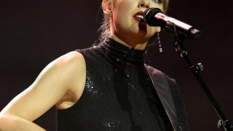Taylor Swift lanza su nuevo álbum ’Midnights’  