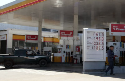Por atraso versus la inflación, esperan nuevo aumento en el precio de la nafta