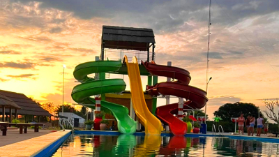 El complejo turístico Aqua Park abre su temporada con show musical en vivo para toda la familia