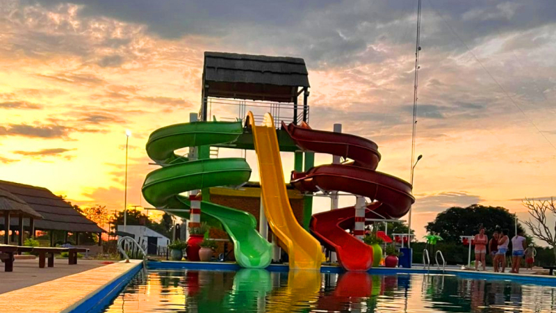 El complejo turístico Aqua Park abre su temporada con show musical en vivo para toda la familia