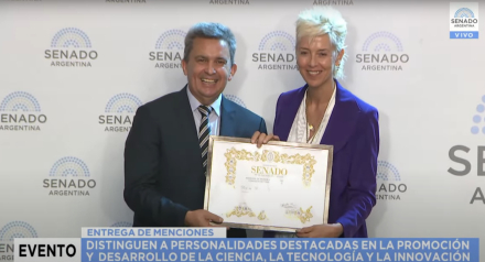 Dinstinción Senado de la Nación a la Dra María Silvia Leoni.jpg