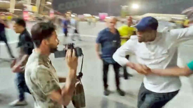 Eto'o pidió disculpas por golpear a un influencer