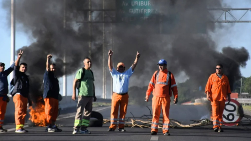 Rosario: Fracasó la audiencia y se paralizan todos los puertos de la región