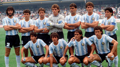 Con la celeste y blanca como en 1978 y 1986, cuando fue campeón