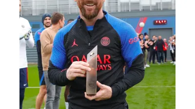 Lionel Messi volvió al PSG y fue homenajeado con un "pasillo del honor"