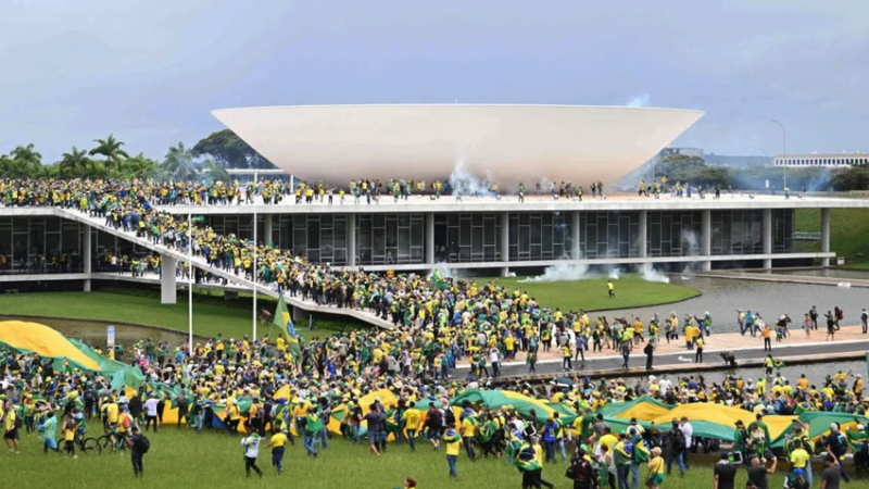 Tensión en Brasil: bolsonaristas tomaron el Congreso, la Presidencia y la Corte