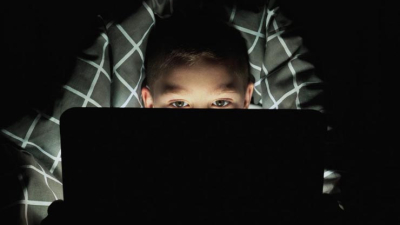 Aconsejan controlar el tiempo que los niños pasan frente a las pantallas electrónicas